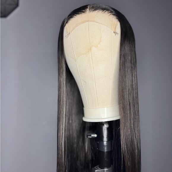 Sleek closure Hair Wig (on and off ) - Picture 1 of 3
